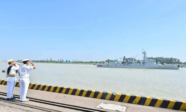 চট্টগ্রাম বন্দরে পৌঁছেছে পাকিস্তানের নৌবাহিনীরা জাহাজ