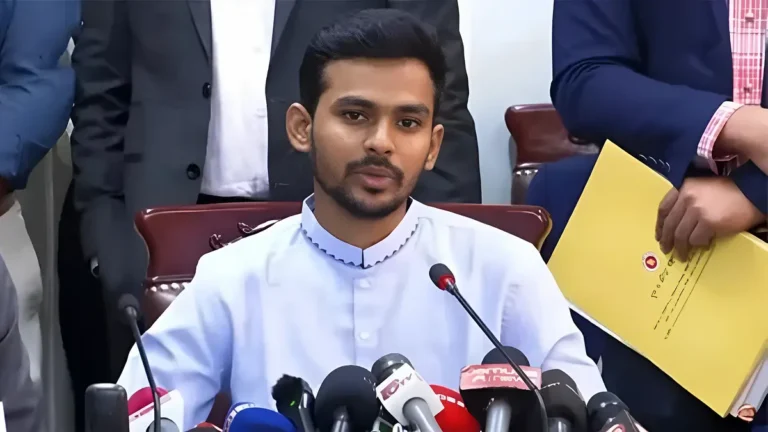 ঢাকা থেকে নির্বাচন করার জন্য পদত্যাগ করছেন উপদেষ্টা আসিফ !