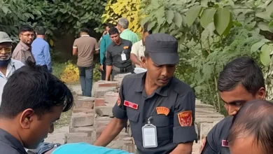 ক্যাম্পাসের পাশে পড়েছিল ইস্ট ওয়েস্ট ছাত্রের লাশ