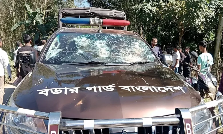 আইন শৃঙ্খলা বাহিনীর সাথে সংঘর্ষে পুলিশসহ ২০ জন আহত