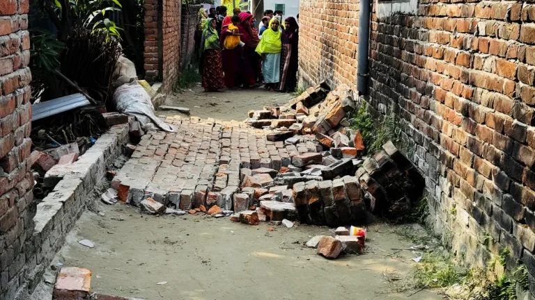 ভূমিকম্পে মাটির ঘর ধসে বৃদ্ধের মৃত্যু