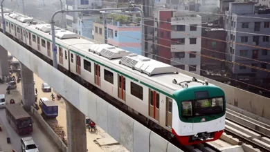 মেট্রোরেল ট্র্যাক থেকে দুটি অবিস্ফোরিত ককটেল উদ্ধার