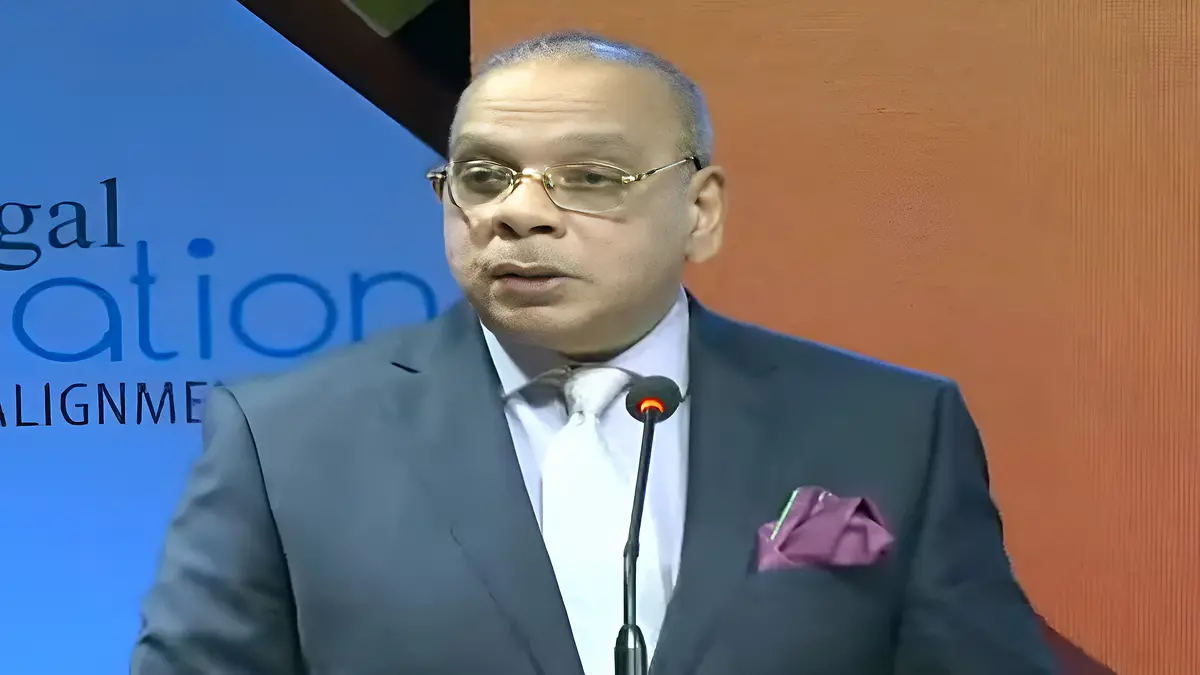 জুলাই বিপ্লব সংবিধানকে উৎখাত করতে নয়, স্বচ্ছতা, জবাবদিহিতার সুর হয়ে উঠেছিল