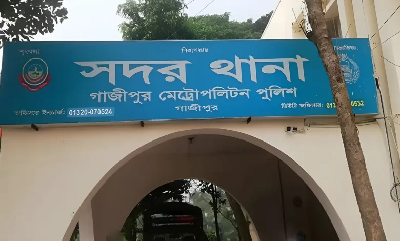 চাঁদাবাজির মামলা তুলে না নেওয়ায় দুই ভাইকে কুপিয়ে জখম
