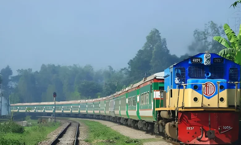 একদিনে ৭১টি ট্রেনে অভিযান, জরিমানা আদায় হয়েছে ৪ লাখ ৫০ হাজার ৮৬৫ টাকা
