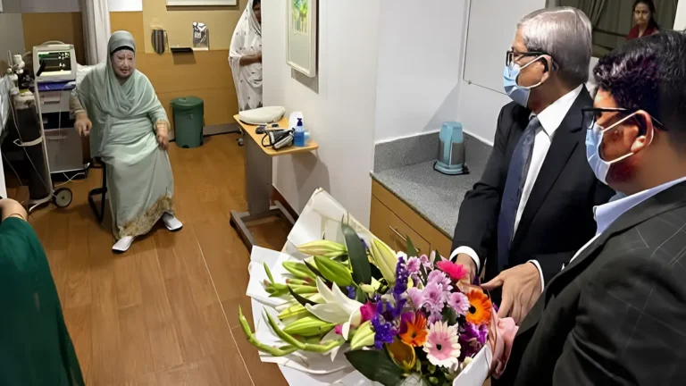 খালেদা জিয়াকে এভারকেয়ার হাসপাতালে নিবিড় পর্যবেক্ষণে রাখা হয়েছে