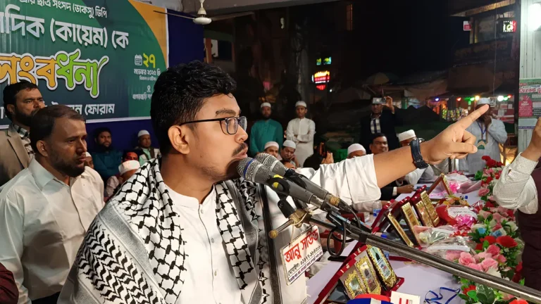 নব্য ফ্যাসিস্ট হওয়ার চেষ্টা করবেন না