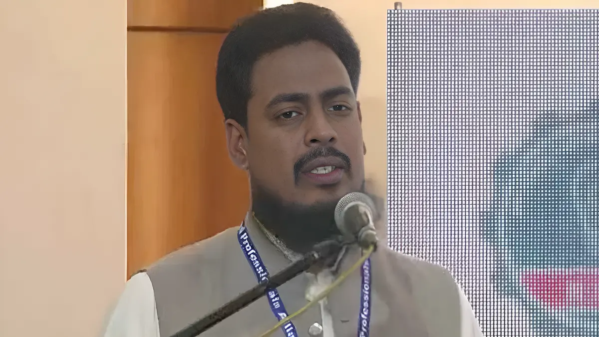 নির্বাচনের তাফসিল ঘোষণার আগেই দুই দল অস্ত্রের মহড়া দিচ্ছে