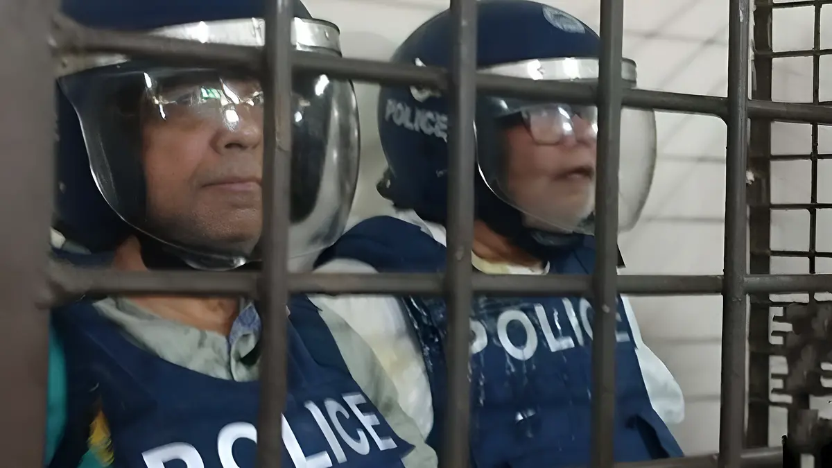 ট্রাইব্যুনালে নেয়া হলো সালমান এফ রহমান-আইনমন্ত্রী আনিসুলকে