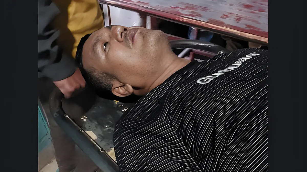 মাদক ব্যবসায়ীর বার্মিজ চাকুর আঘাতে আহত পুলিশ সদস্য