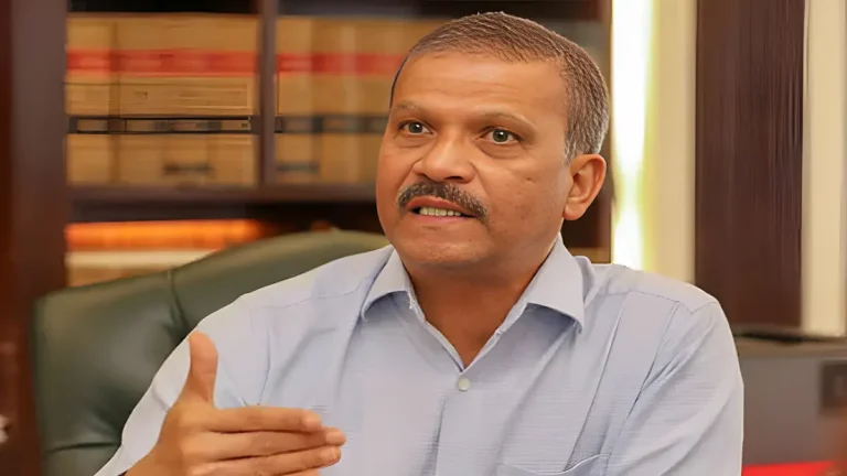 প্রবাসীদের মোবাইল ফোন বিভ্রান্তি প্রসঙ্গে আসিফ নজরুলের বার্তা