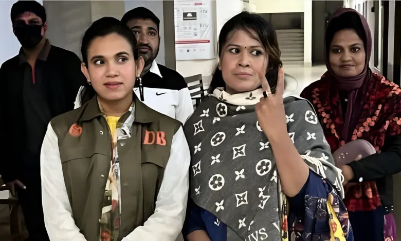 আওয়ামী লীগের আলোচিত নেত্রী নাসিমা সুলতানা মহুয়া আটক