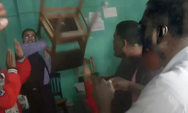 দুর্নীতির তথ্য সংগ্রহের সময় সাংবাদিককে মারধোর ও ক্যামেরা ছিনিয়ে নেওয়ার অভিযোগ