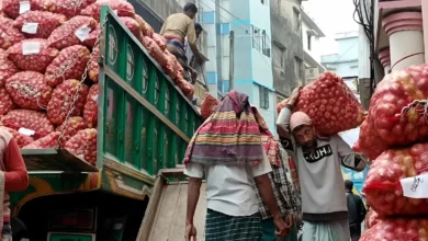 আমদানি করা ৪০ টাকার পেঁয়াজ বিক্রি হচ্ছে ১২০ টাকায়