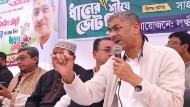 একটি বিশেষ ইসলামি দল রয়েছে, তারা বাড়ি-বাড়ি গিয়ে জান্নাতের টিকেট বিক্রি করে