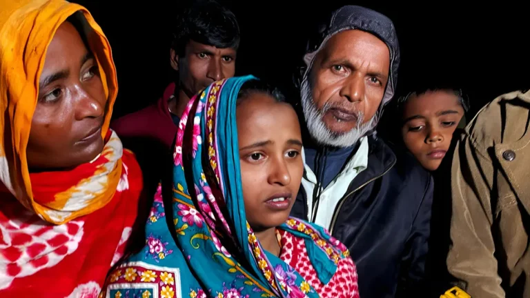 পেছনে ঘুরে দেখি ছেলে নেই, শুধু মা মা ডাক শুনছি