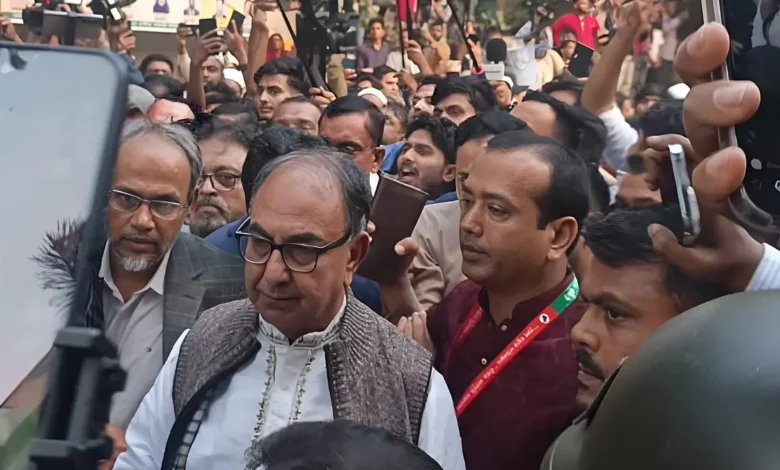 গুলিবিদ্ধ ওসমান হাদিকে দেখতে ঢামেকে মির্জা আব্বাস