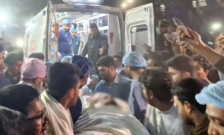 হাদীকে এভারকেয়ার হাসপাতালে নেওয়া হয়েছে