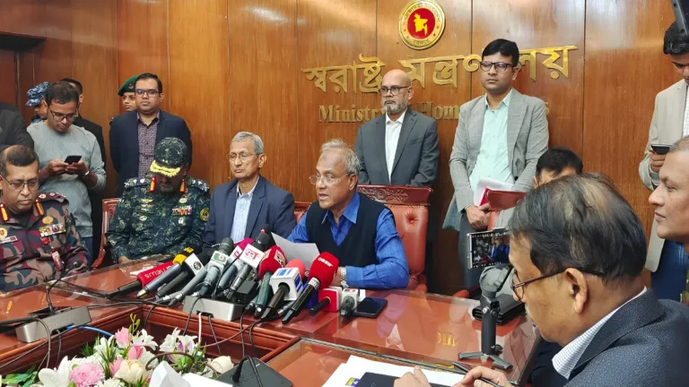 প্রার্থীরা চাইলে অস্ত্রের লাইসেন্স দেওয়া হবে