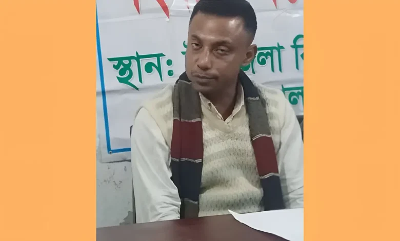 বাড়িতে ঢুকে নারীকে উত্ত্যক্ত ,স্বেচ্ছাসেবক দল নেতাকে জুতাপেটা