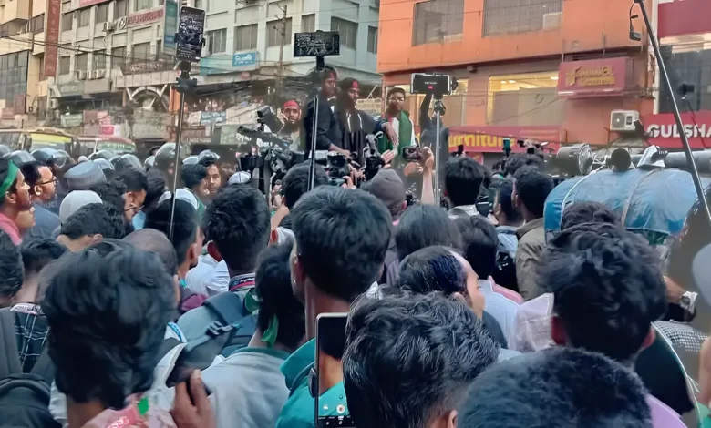 ‘হাদি ভাইকে গুলি কেন, ভারত তুই জবাব দে’—স্লোগানে উত্তাল প্রগতি সরণি