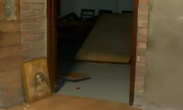 ছায়ানট ভবনে ভাঙচুর-আগুন