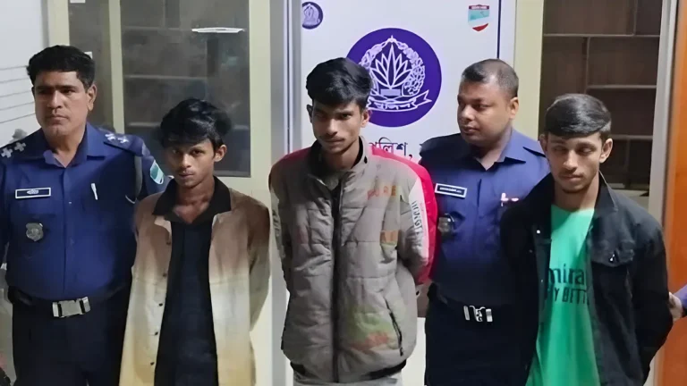 মাগুরায় ভূমি অফিসে অগ্নিসংযোগের ঘটনায় আটক ৩