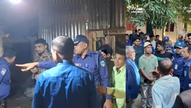 হিন্দু সম্প্রদায়ের দুই পরিবারের ঘরে দরজায় তালা লাগিয়ে আগুন