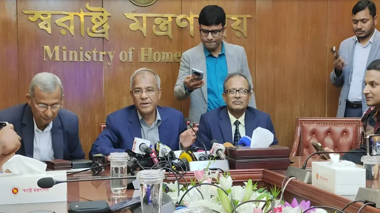 আসামি ফয়সালের অবস্থান সম্পর্কে যা বললেন স্বরাষ্ট্র উপদেষ্টা