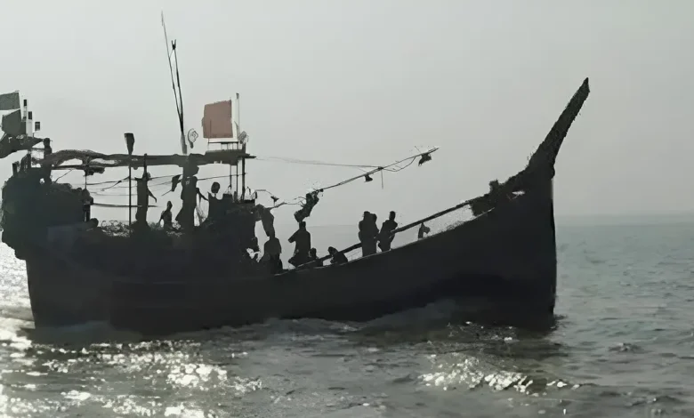 ১৩ জন বাংলাদেশি জেলেকে ধরে নিয়ে গেছে আরাকান আর্মি