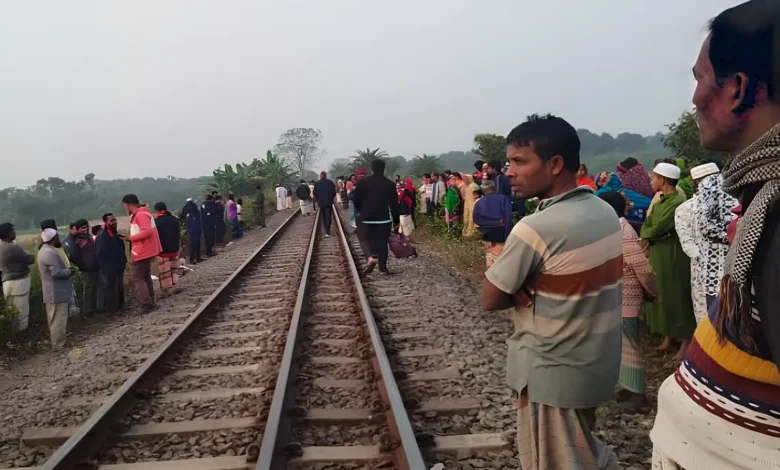 রেলরাইনের ওপর সাবেক স্ত্রীকে গলা কেটে হত্যা, সাবেক স্বামী সেনাসদস্য আটক