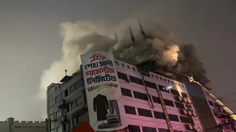 রাজধানীর খদ্দর মার্কেটের আগুন নিয়ন্ত্রণে