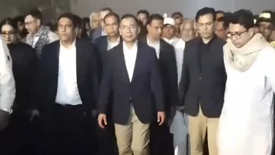 মহান মুক্তিযুদ্ধের বীর শহীদদের প্রতি শ্রদ্ধা জানাতে জাতীয় স্মৃতিসৌধে তারেক রহমান