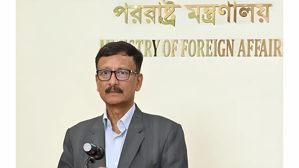 অন্তর্বর্তীকালীন সরকার কারও পক্ষে নয়