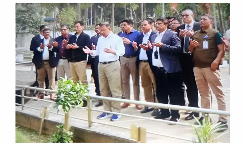 পিলখানায় শহীদদের কবর জিয়ারত করলেন তারেক রহমান