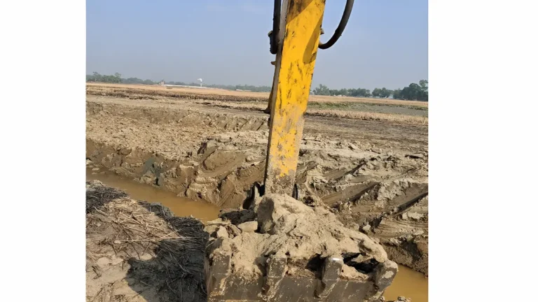 নবীগঞ্জে কৃষি জমি থেকে টপ সয়েল কাটায় ২ লাখ টাকা জরিমানা