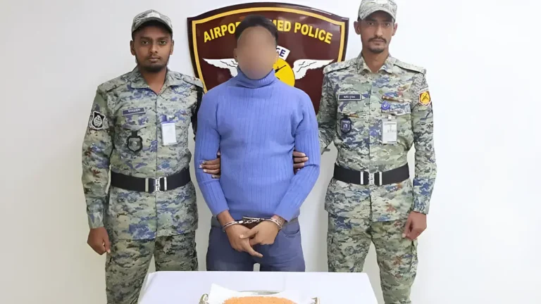পায়ুপথে ইয়াবা পরিবহনের সময় হাতেনাতে আটক বিমানযাত্রী