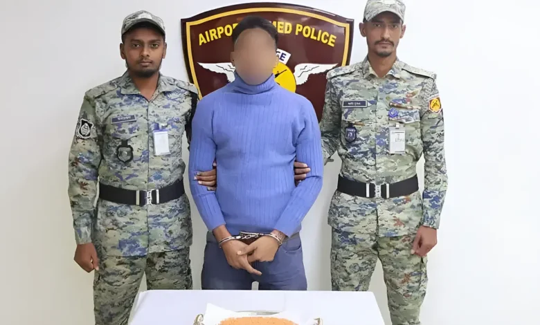 পায়ুপথে ইয়াবা পরিবহনের সময় হাতেনাতে আটক বিমানযাত্রী