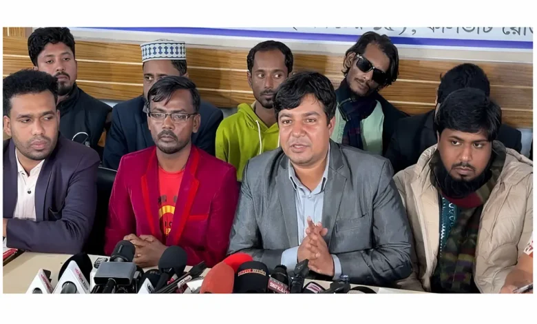 তারেক রহমানকে সম্মান করে বগুড়া-৬ ছাড়লেন হিরো আলম, প্রয়োজন গানম্যানের