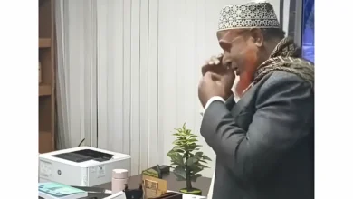 অঝোরে কাঁদলেন বাদশা, জমা দিতে পারলেন না মনোনয়নপত্র