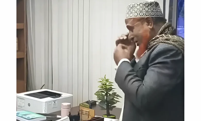 অঝোরে কাঁদলেন বাদশা, জমা দিতে পারলেন না মনোনয়নপত্র