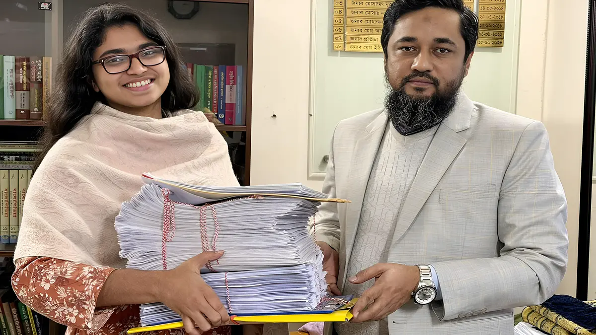 স্বতন্ত্র প্রার্থী হিসেবে মনোনয়নপত্র জমা দিলেন ডা. তাসনিম জারা