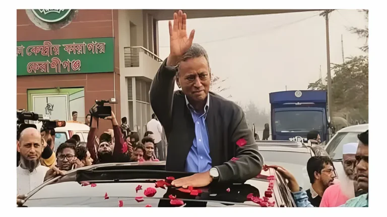 ৭ বছরে দ্বিগুণের বেশি আয় বেড়েছে আমির খসরুর, স্ত্রীর চারগুণ