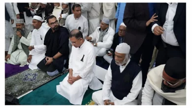রাজধানীর আজাদ মসজিদে খালেদা জিয়ার রুহের মাগফেরাত কামনায় দোয়া