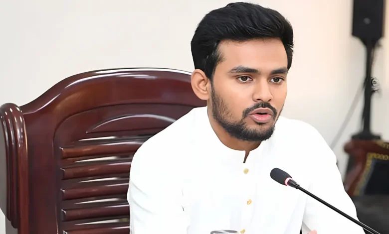 প্রশাসনের পক্ষপাতিত্বে ইসির সক্ষমতা নিয়ে প্রশ্ন উঠবে: আসিফ মাহমুদ