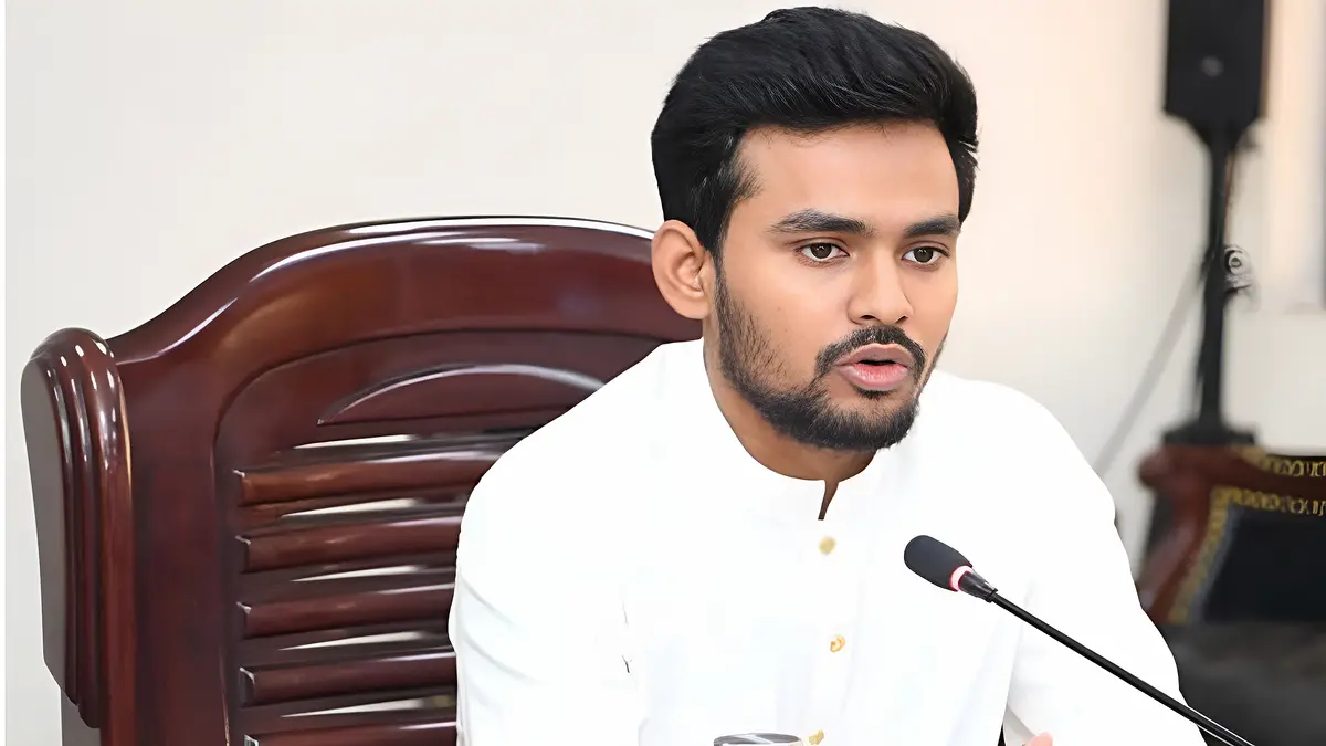 প্রশাসনের পক্ষপাতিত্বে ইসির সক্ষমতা নিয়ে প্রশ্ন উঠবে: আসিফ মাহমুদ