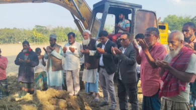কেন্দুয়ায় গ্রামবাসীর টাকায় শুরু ৬টি মাটির রাস্তা নির্মাণ কাজ