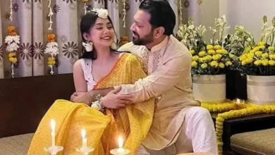 পাল্টালেন ‘খান’ পদবি, তাহসানের ছবিও মুছলেন রোজা