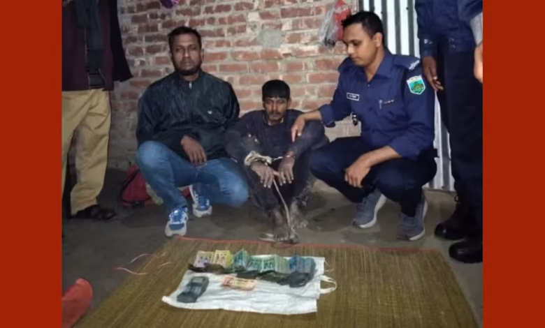 নামাজের ফাঁকে টিসিবির টাকা লুট করলো যুবদল কর্মী