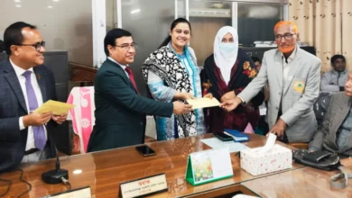 নবাবগঞ্জ সরকারি মহিলা কলেজে দরিদ্র ও মেধাবী শিক্ষার্থীদের মেধা বৃত্তি প্রদান